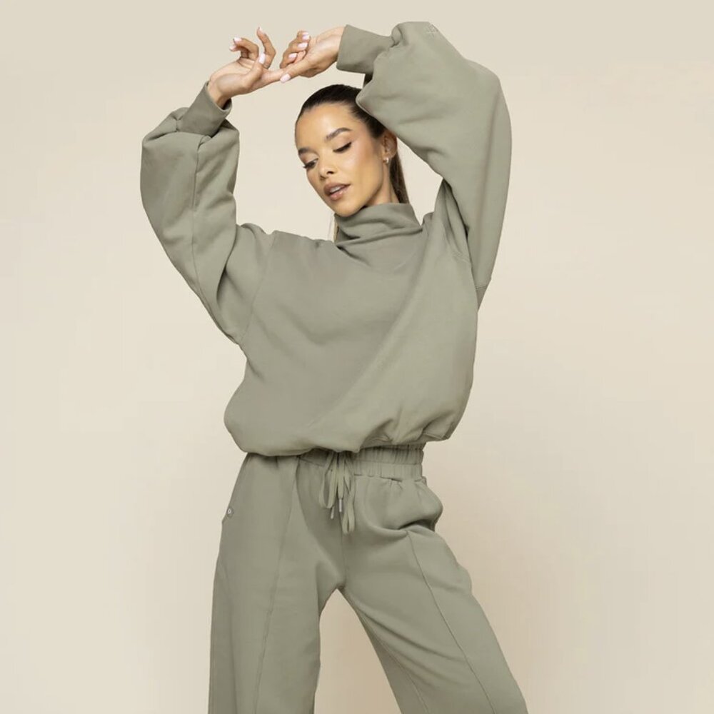 NWOT Ooey Gooey Mockneck Sweatshirt with Pockets - Light Sage XXS / XS